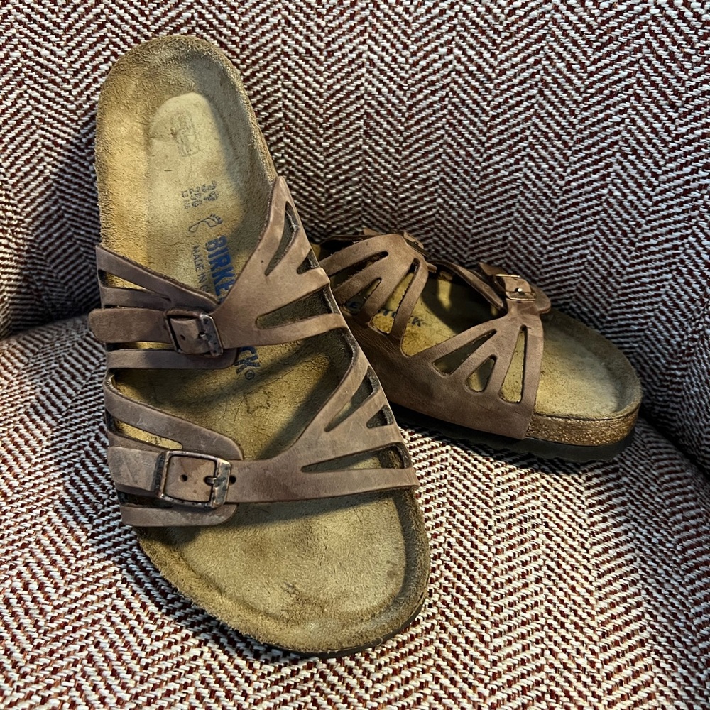 Women's Birkenstock Granada Soft Footbed, Size 39. Like NEW!